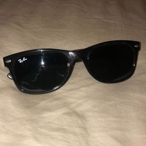 Ray-Ban New Wayfarer Classics
